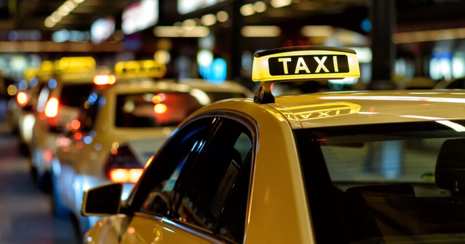 yellow taxi | © cameris
