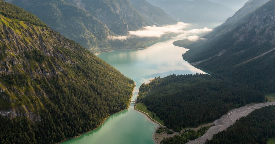 Drohnenaufnahme des Heiterwanger Sees | © TZA / Sam Oetiker