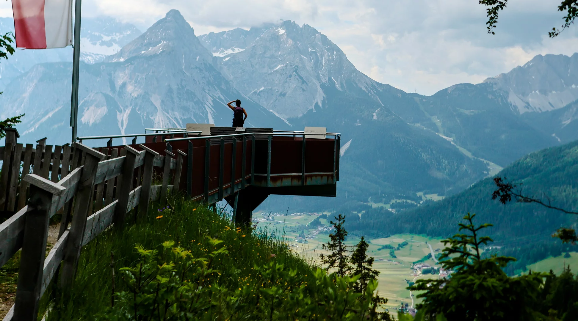 Tuftl Alm hut | © Tiroler Zugspitz Arena/Travel.Optimizer Viewing platform | © Tiroler Zugspitz Arena/Travel.Optimizer