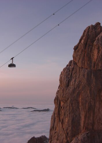 A gondola at sunset | © Tiroler Zugspitzbahn/ Gaber