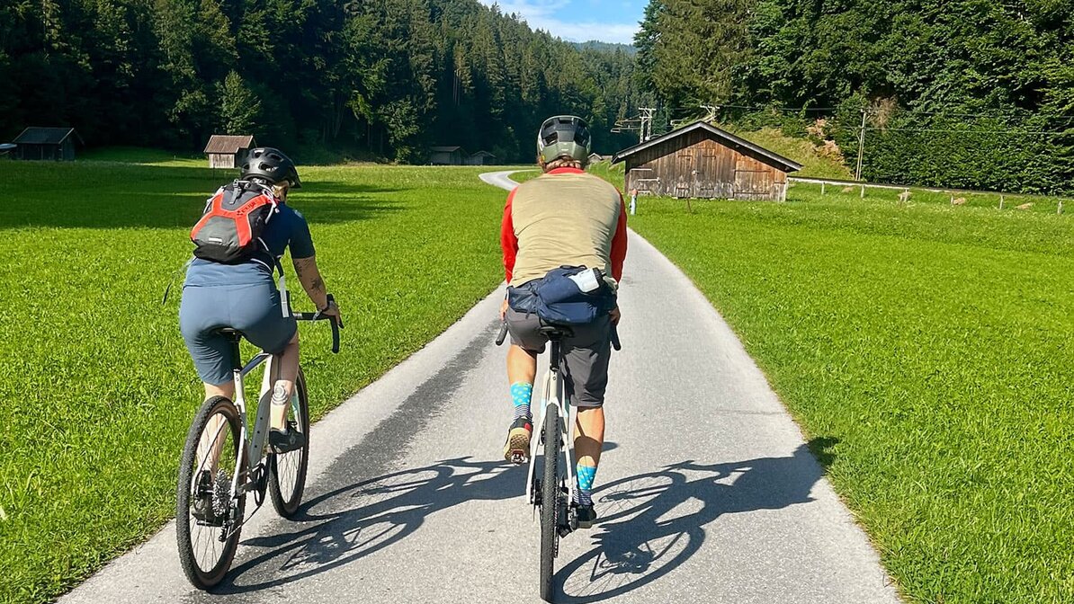 Radfahrer auf Radweg | © GaPa Tourismus GmbH