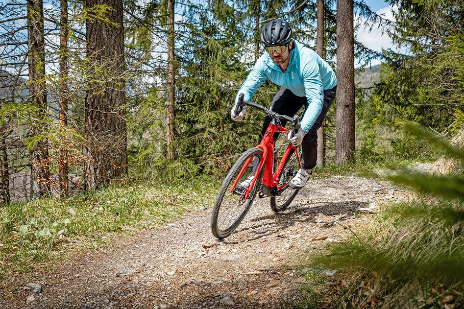 Cyclist in the forest | © Tiroler Zugspitz Arena