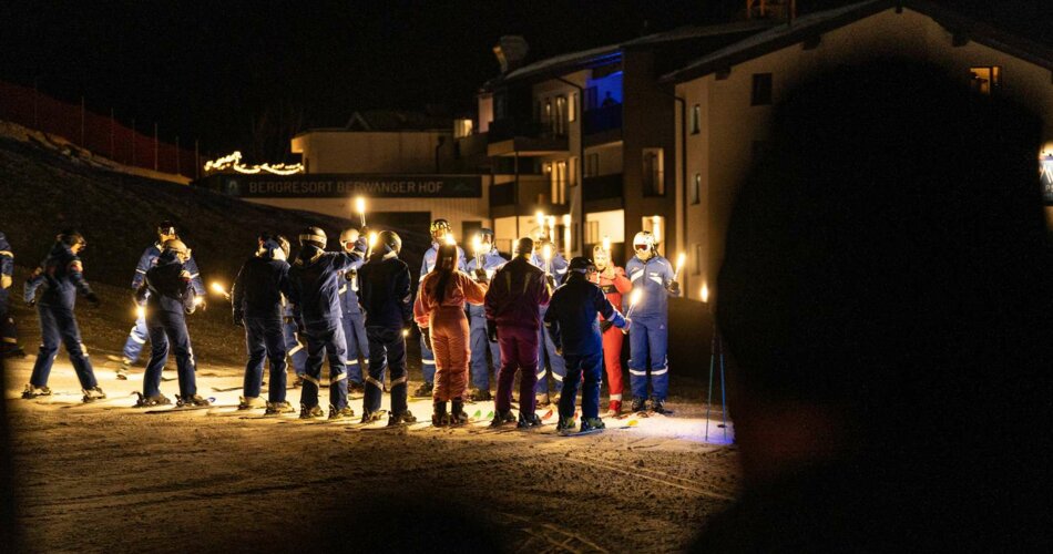 Skiers with torches | © Tiroler Zugspitz Arena