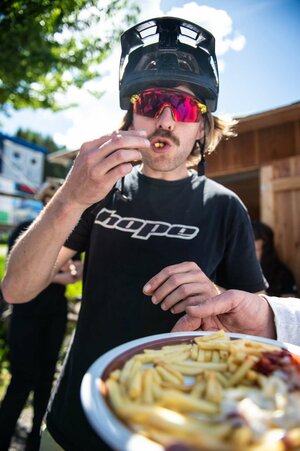 Ein Biker ist Pommes