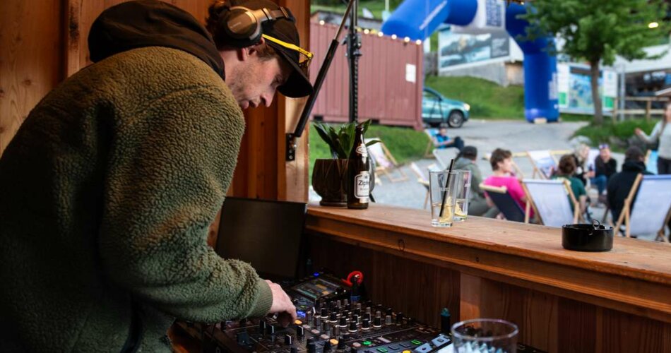 DJ am Pult | © Tiroler Zugspitz Arena/Nikola Radovic
