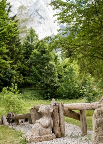 Wooden beaver | © Tiroler Zugspitz Arena/ Bianca McCarty