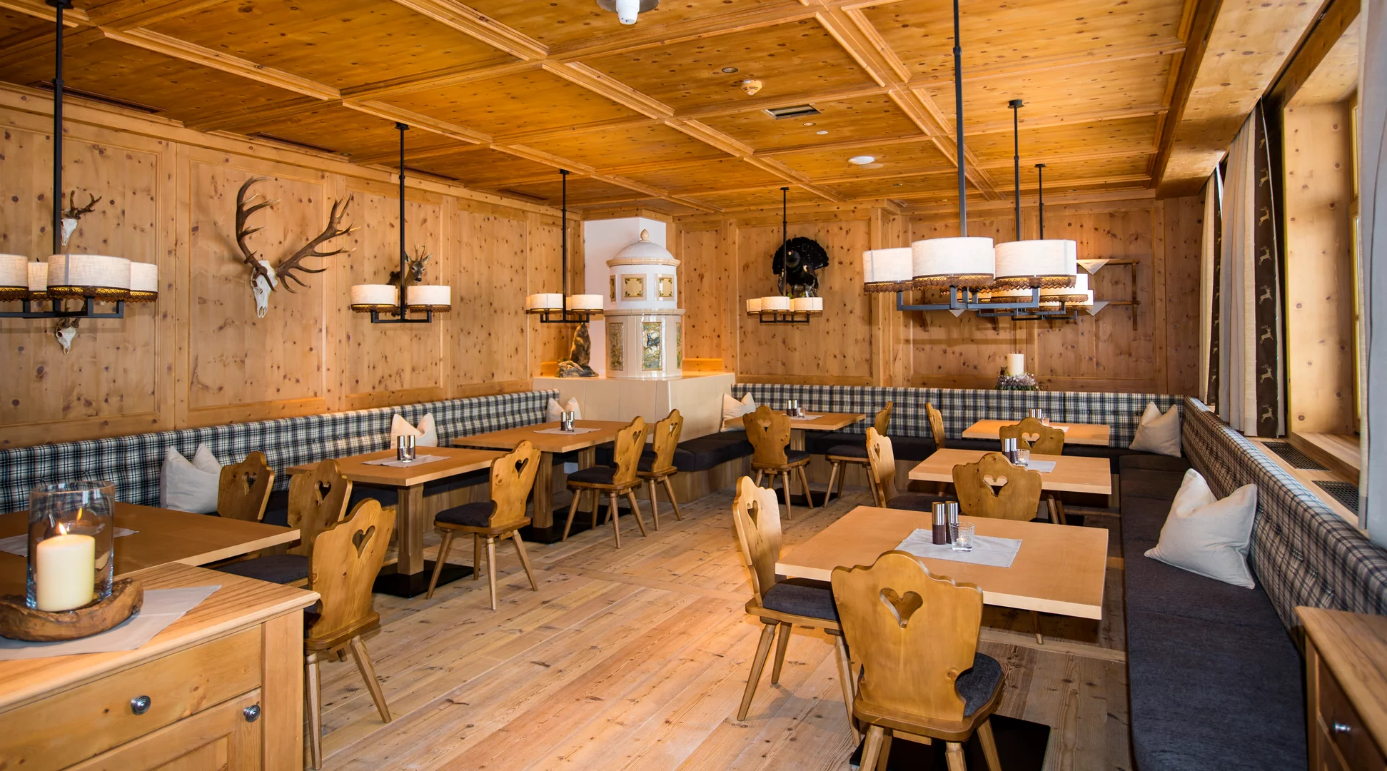 Tirolerhaus | © © Tirolerhaus / Niederstrasser A restaurant in the style of a typical Tyrolean parlor | © © Tirolerhaus / Niederstrasser