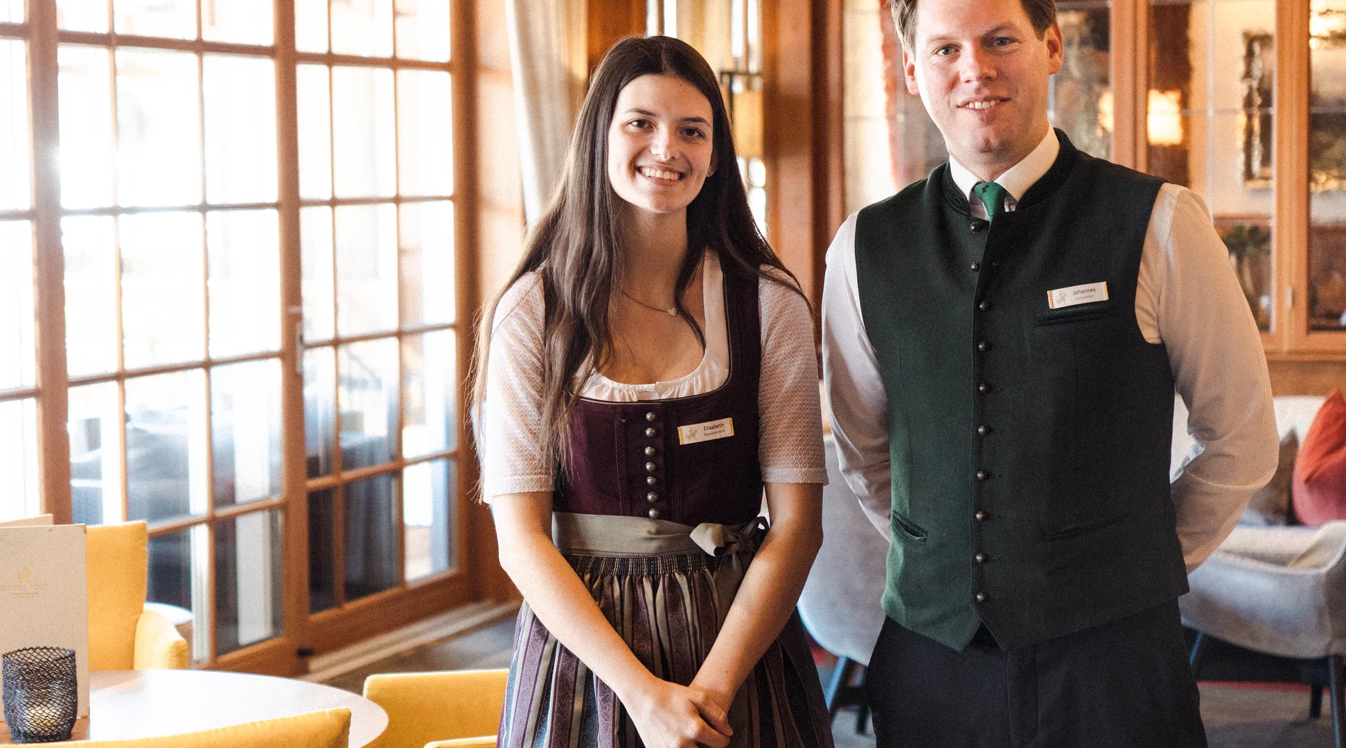 Hotel staff | © Tiroler Zugspitz Arena/Bianca McCarty Two hotel employees | © Tiroler Zugspitz Arena/Bianca McCarty