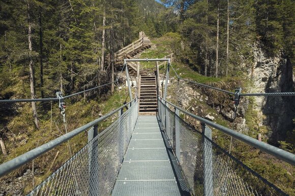 Suspension bridge