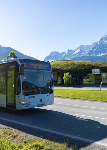 VVT regional bus | © Tiroler Zugspitz Arena/ Valentin Schennach
