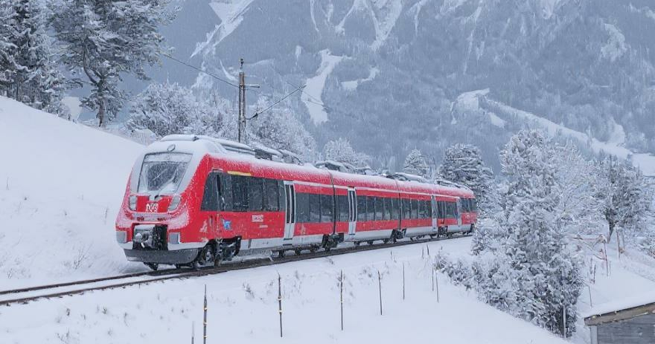 Zug im Schnee | © DB-Regio