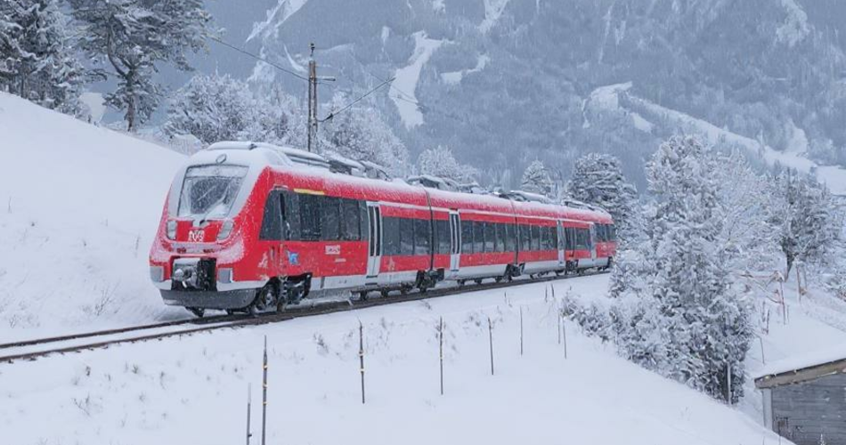 Zug im Schnee | © DB-Regio