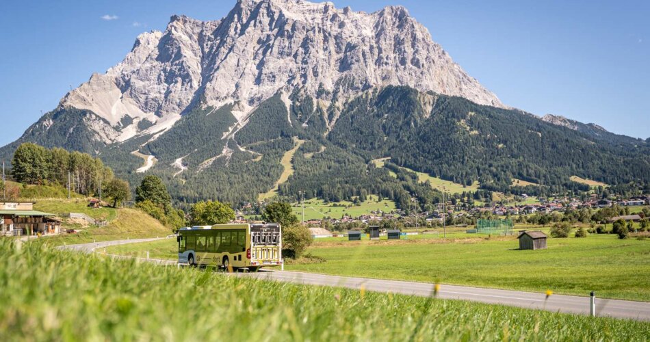 Ein Bus mit Fahrradhalter | © Tiroler Zugspitz Arena/Nikola Radovic