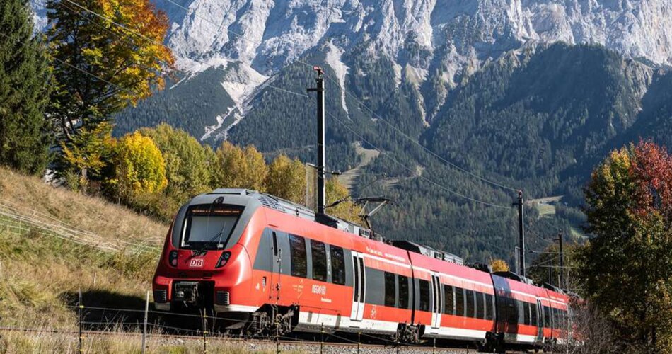 Zug mit Berge | © Tiroler Zugspitz Arena