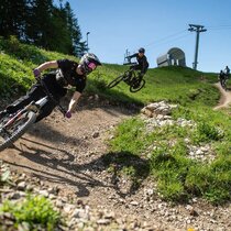 Cyclist on a downhill trail | © Tiroler Zugspitz Arena/Nikola Radovic