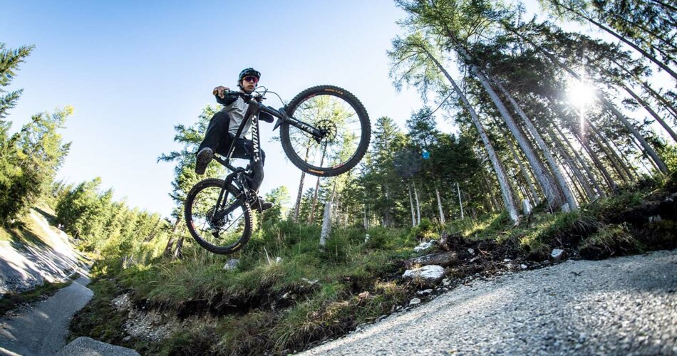 Biker macht Stunts | © Tiroler Zugspitz Arena