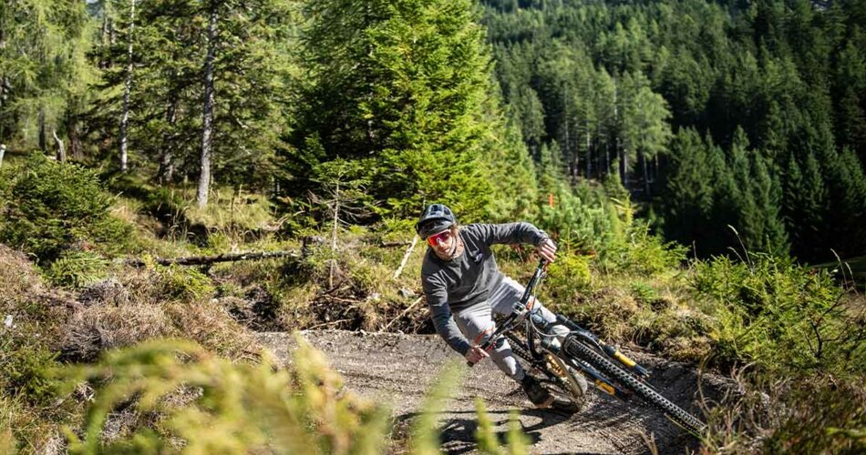 Biker fährt auf Trail | © Tiroler Zugspitz Arena