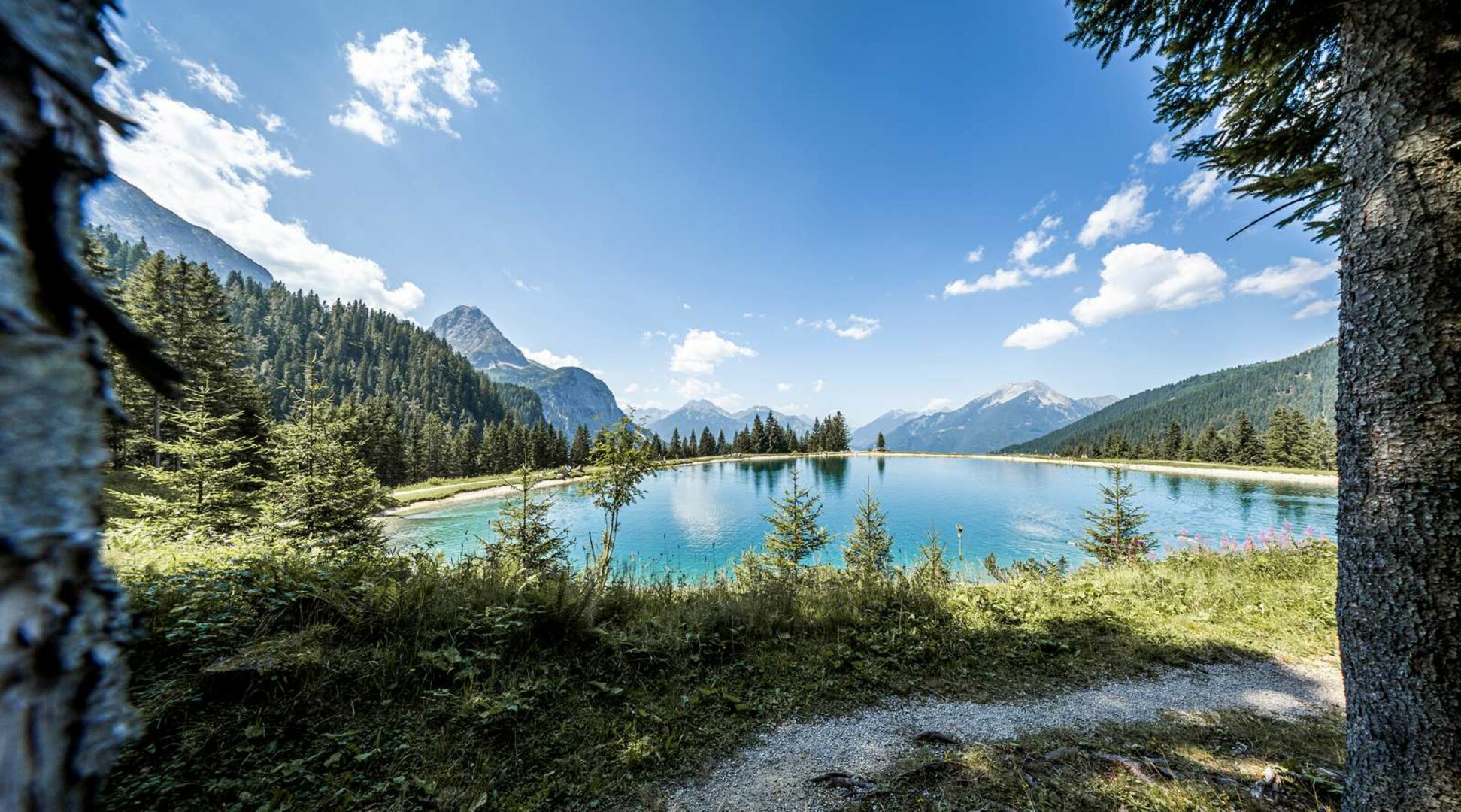 Ehrwalder Almsee in the summer | © Tiroler Zugspitz Arena/V.Schennach