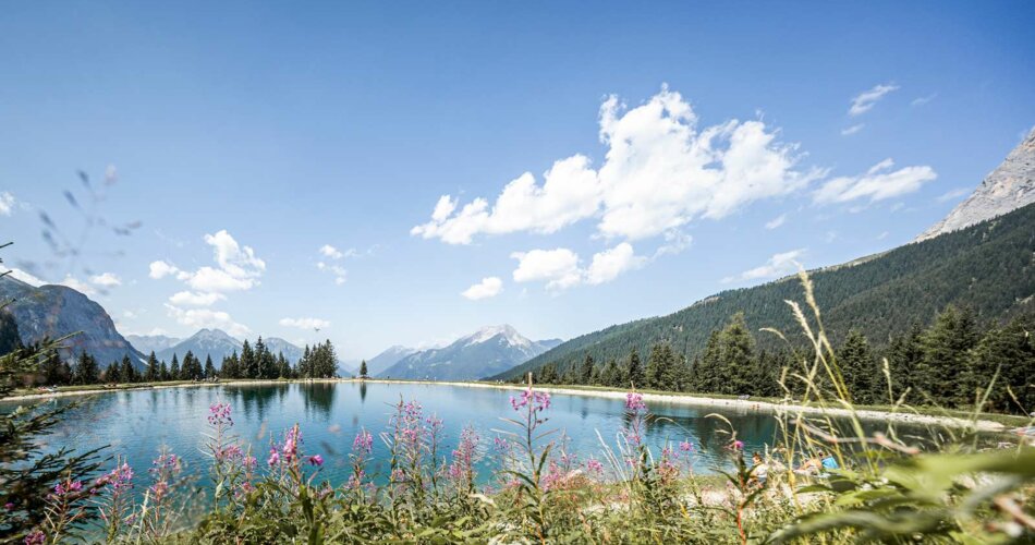 Ehrwalder Almsee in the summer | © Tiroler Zugspitz Arena/V.Schennach