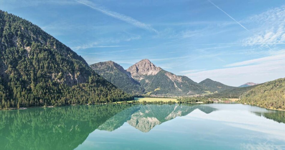 Lake with summer panorama | © Tiroler Zugspitz Arena/Valentin Schennach