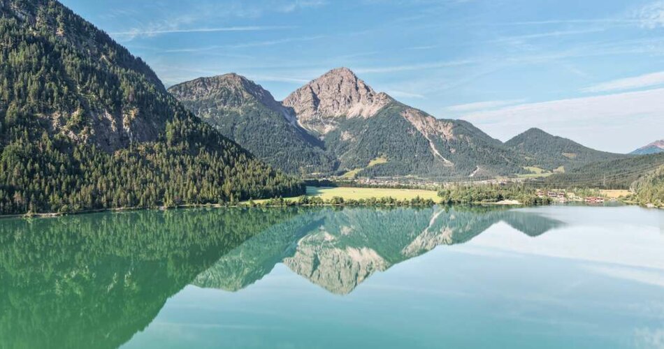Lake with summer panorama | © Tiroler Zugspitz Arena/Valentin Schennach