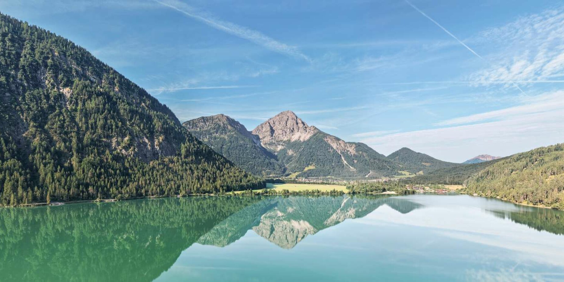 Lake with summer panorama | © Tiroler Zugspitz Arena/Valentin Schennach