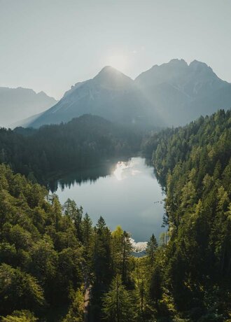 Ein Bergsee bei schönem Wetter | © Sam Oetiker/ Tiroler Zugspitz Arena