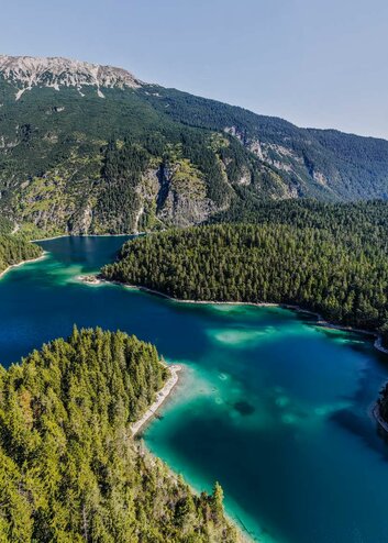 Lake with forest | © Tiroler Zugspitz Arena/Valentin Schennach