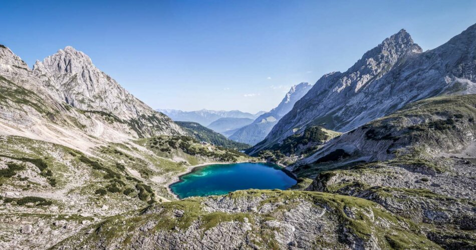Lake with mountain panorama | © Tiroler Zugspitz Arena/Valentin Schennach