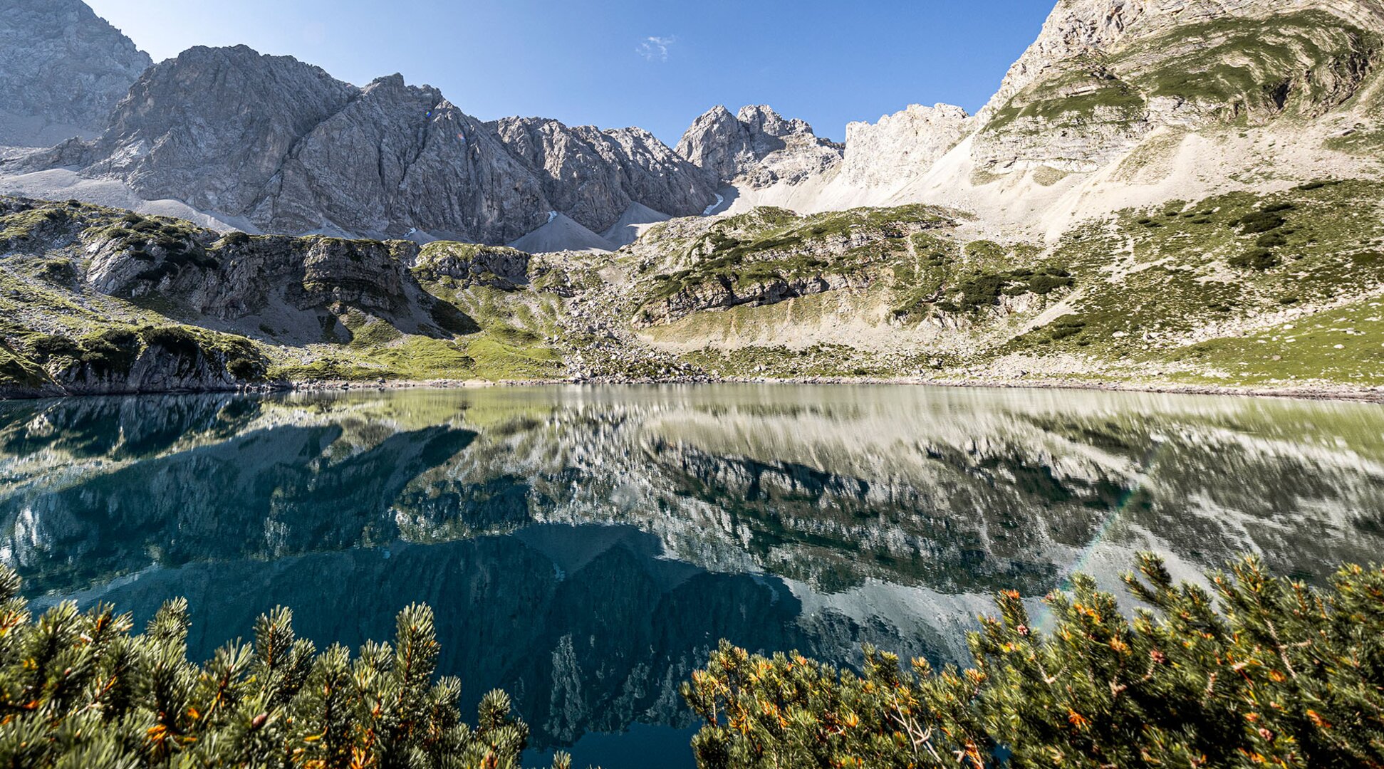 Lake with mountains | © Tiroler Zugspitz Arena/Valentin Schennach