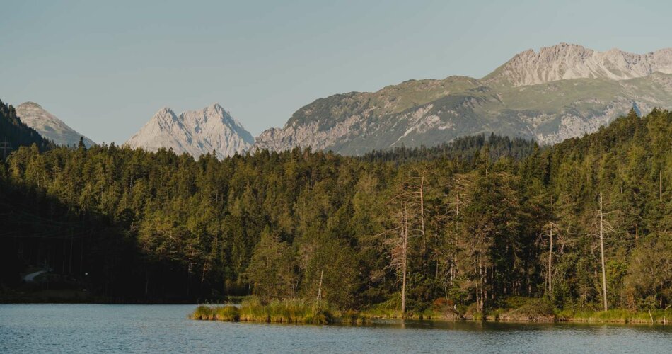Weissensee during sunset | © Tiroler Zugspitz Arena/Sam Oetiker