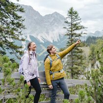 A woman and a man  | © Tiroler Zugspitz Arena/ Sam Oetiker
