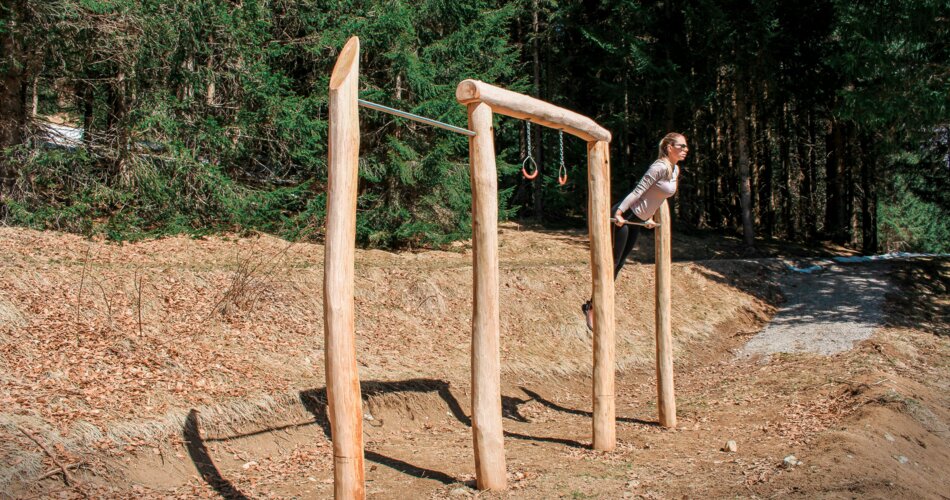 Woman performing  | © Tiroler Zugspitz Arena/Matej Kurzweil