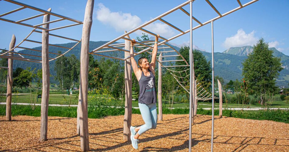 Woman working | © Tiroler Zugspitz Arena/Matej Kurzweil