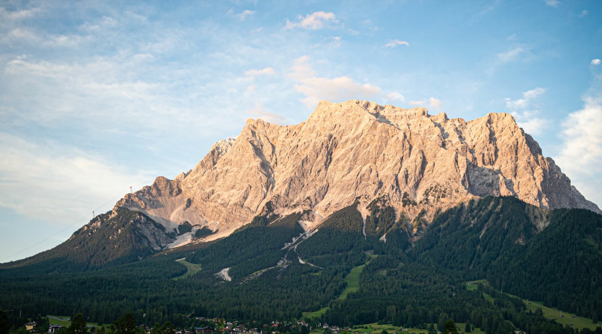 Zugspitze mit blauen Himmel | © Tiroler Zugspitz Arena/Nikola Radovic
