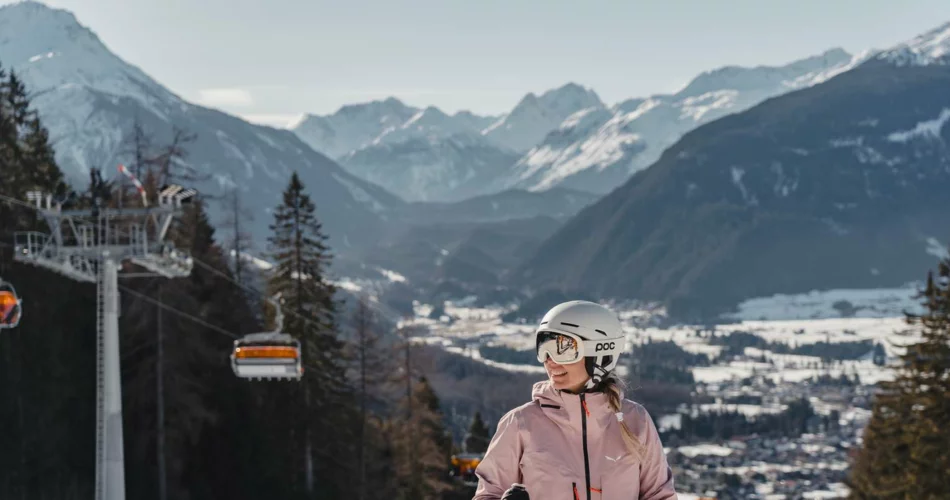 A smiling woman | © Tiroler Zugspitz Arena/Sam Oetiker