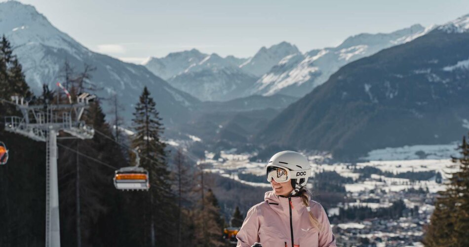 Eine lachende Frau  | © Tiroler Zugspitz Arena/Sam Oetiker