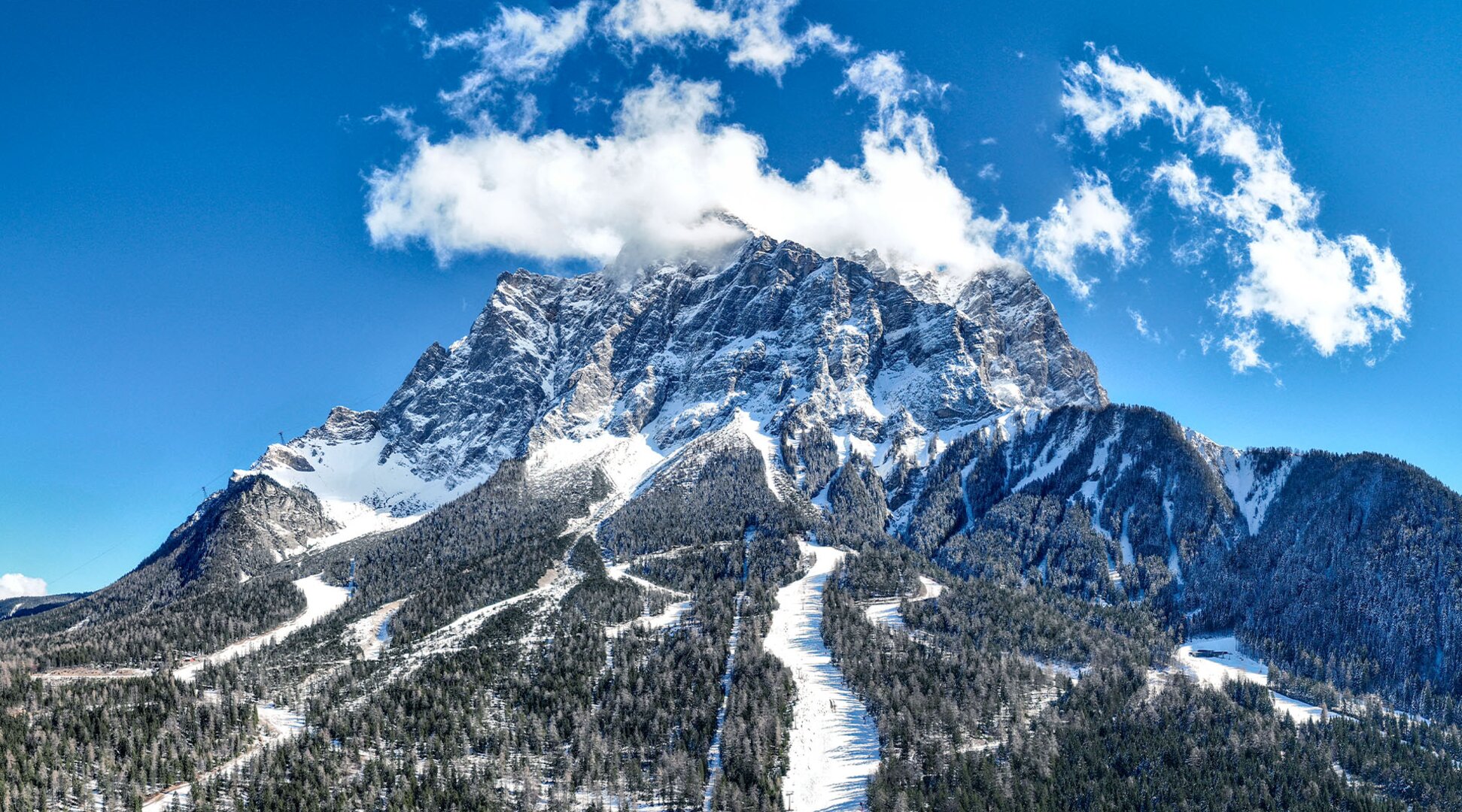 The Zugspitze in winter with snow | © Tiroler Zugspitz Arena/ Valentin Schennach